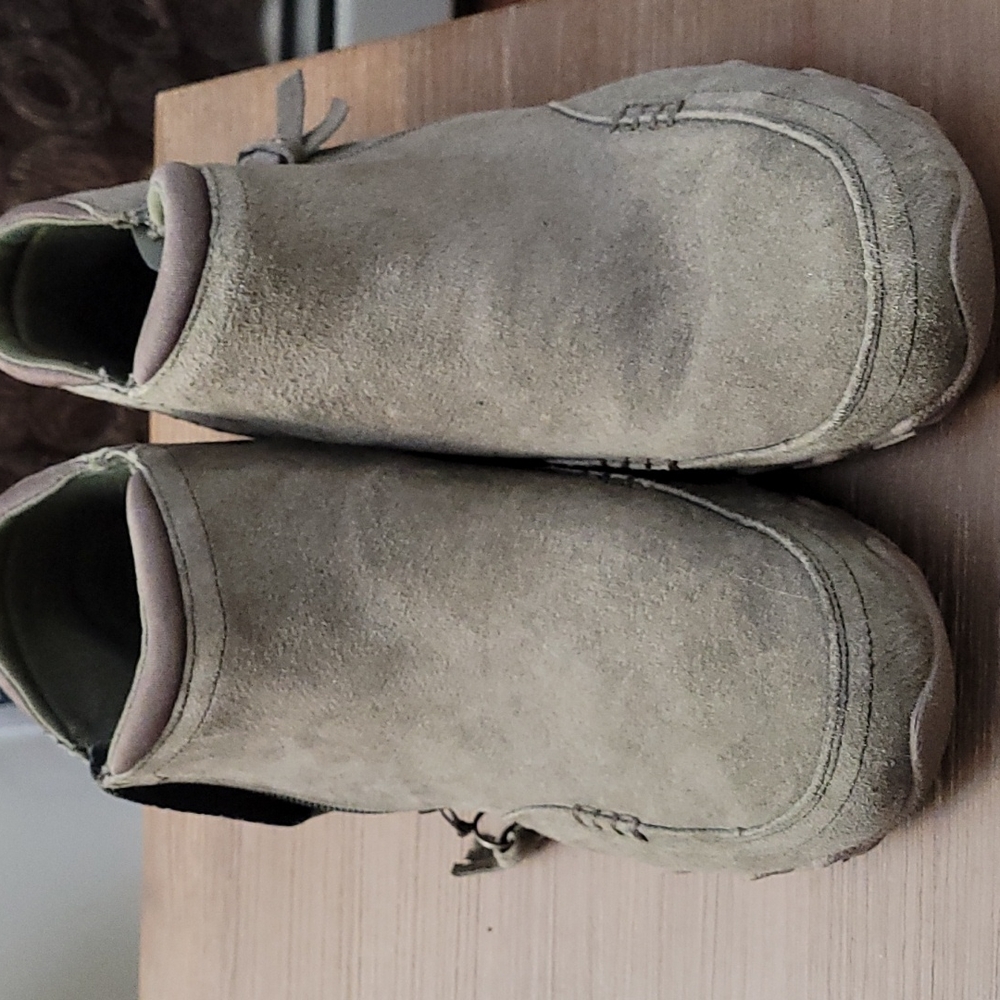 Skechers Taupe color Bootie